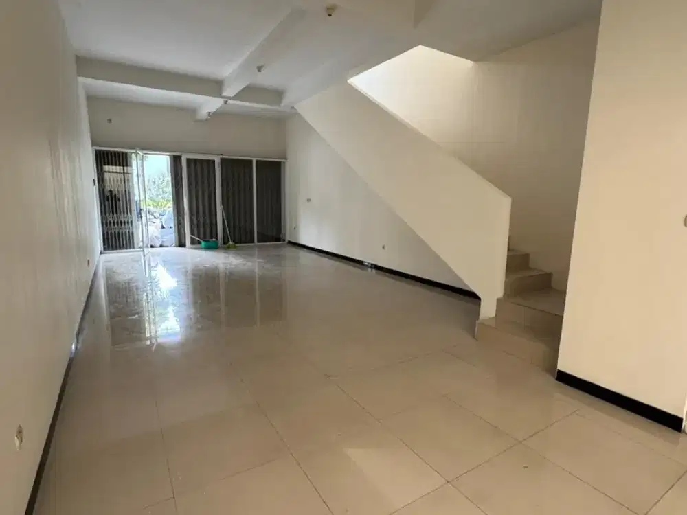 Ruko 2 Lantai Siap Pakai di Taman Kopo Indah V