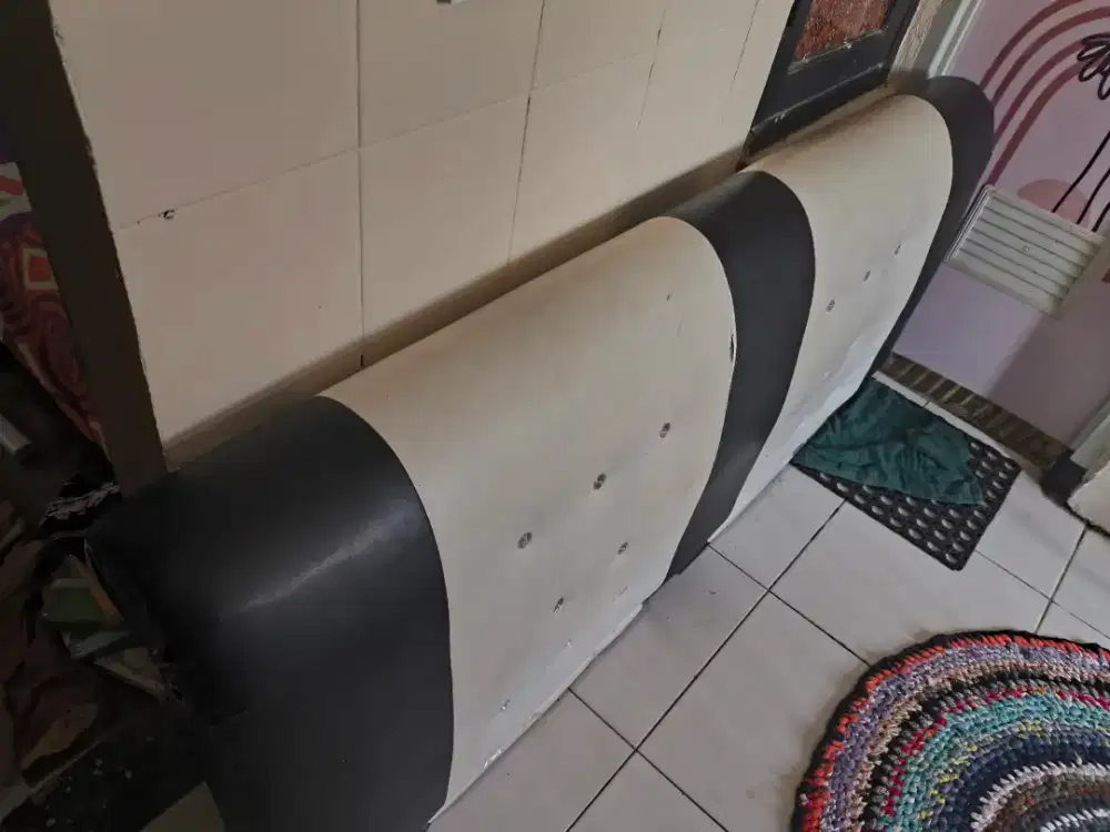 Senderan dipan kasur