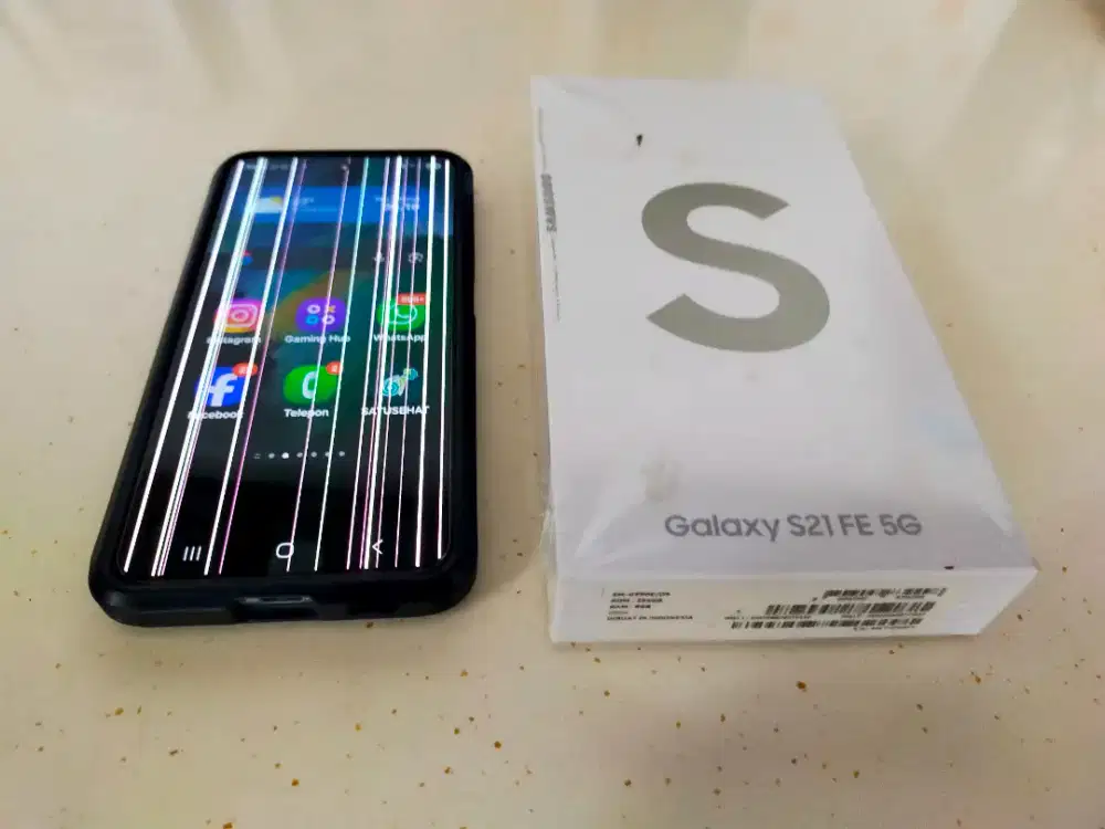 Samsung S21fe 2022 ada garis garis layarnya harga nego