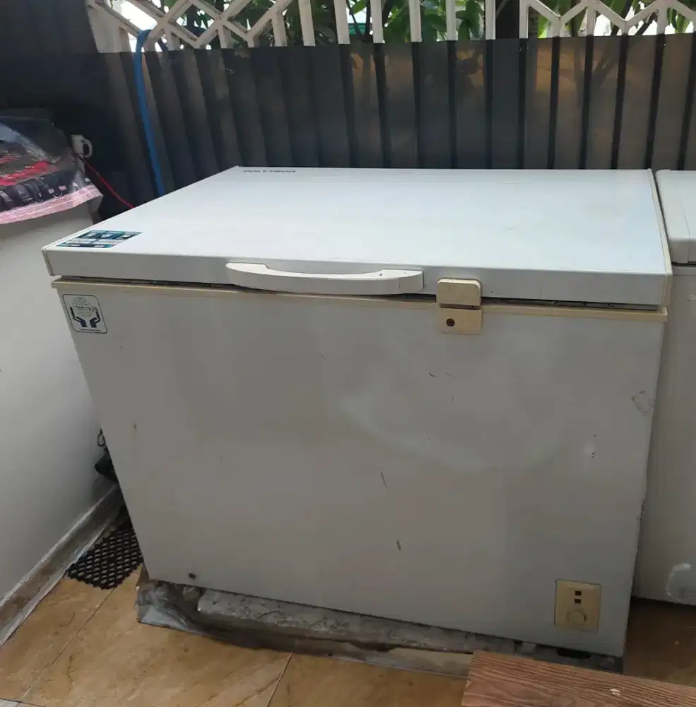 Freezer Box Polytron PCF 317-1 Kapasitas Besar 300L, Normal Siap Pakai
