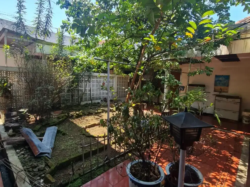 DIJUAL – Rumah Luas Hitung Tanah di Kawasan Premium Cikudapateuh, Ahmad Yani – Bandung