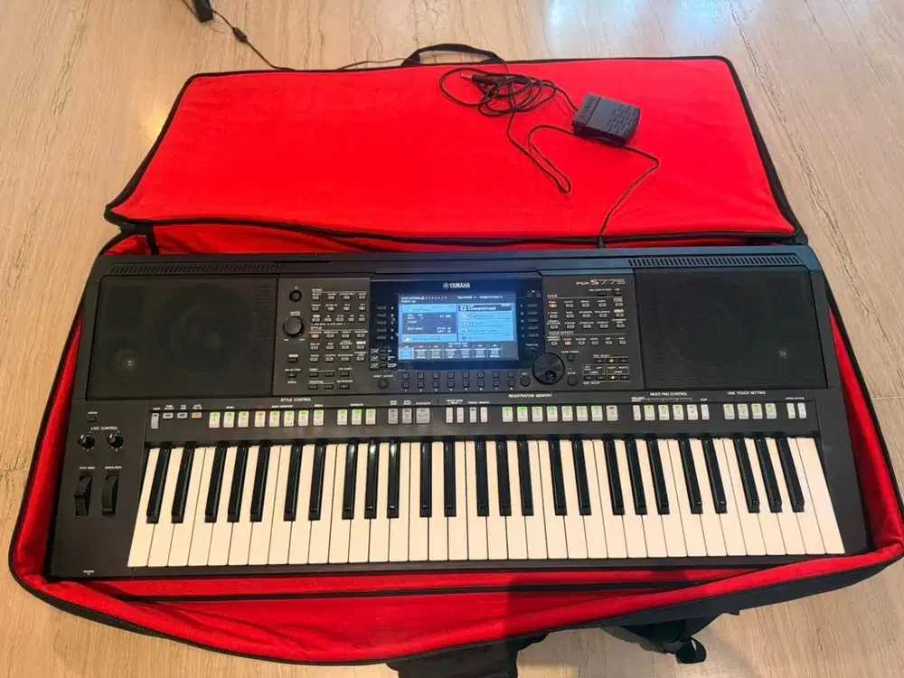 Yamaha PSR-S775 Arranger Keyboard Original Yamaha