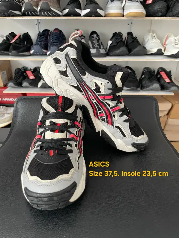 Sepatu Second Thrift Branded