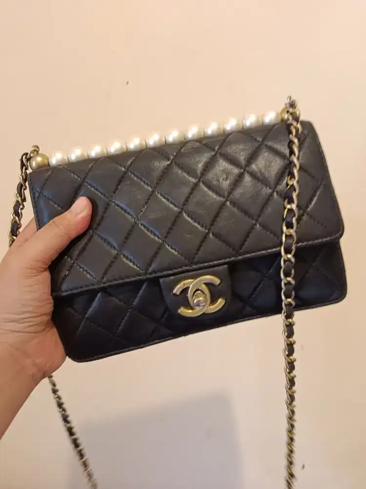 Chanel quilted pearl