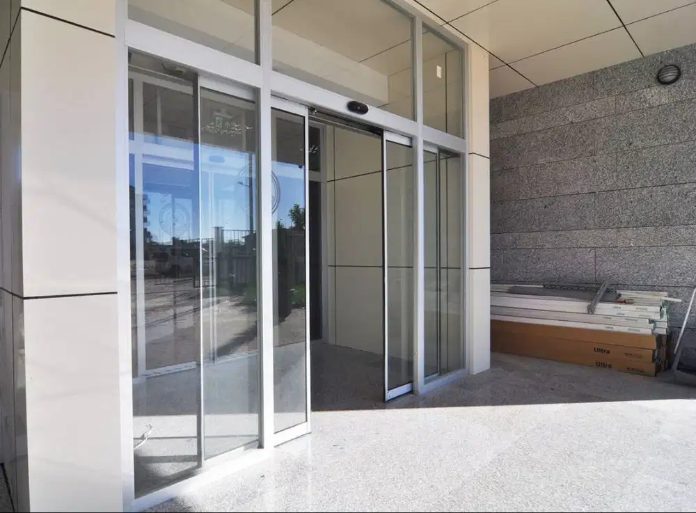 Jasa pemasangan pintu otomatis