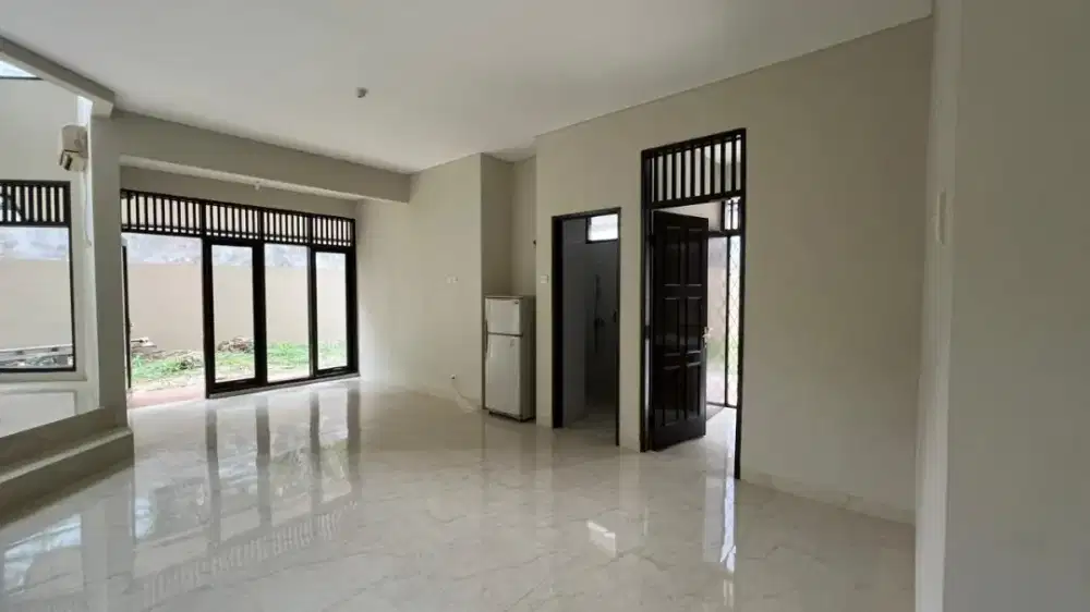 DIJUAL RUMAH LIPPO KARAWACI 318m² BEBAS BANJIR