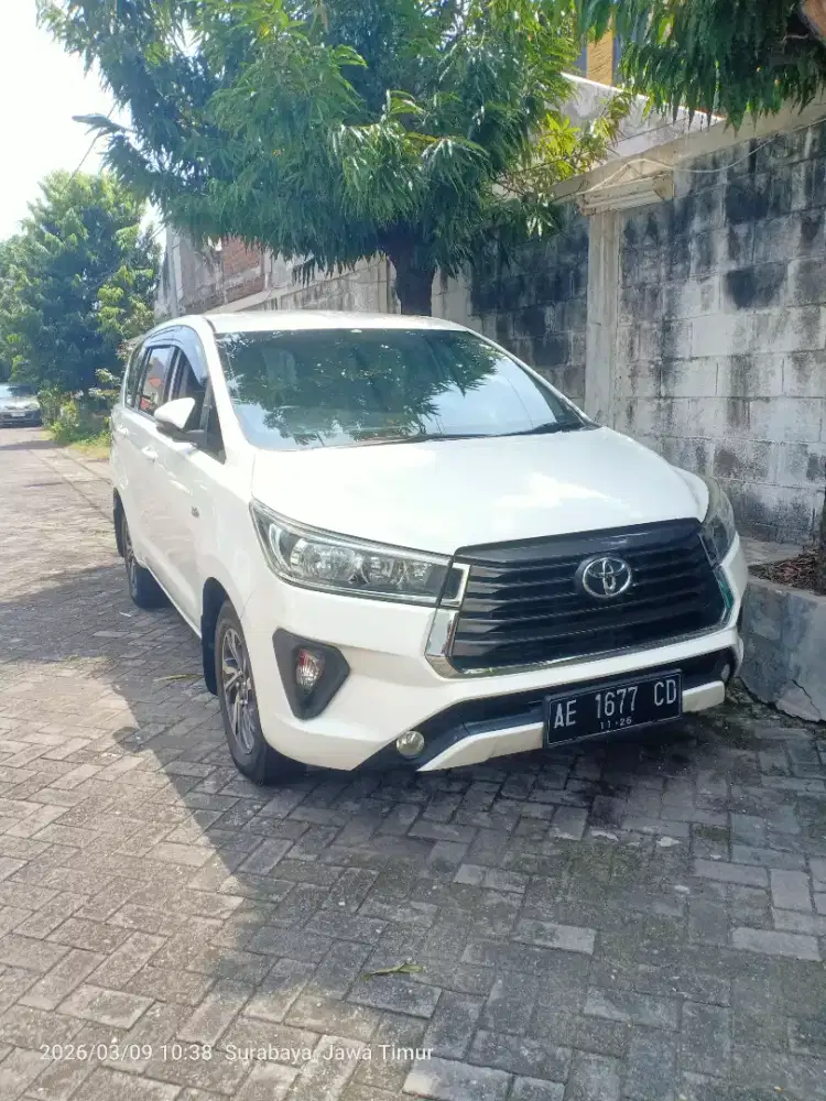 Menyewakan mobil + Driver