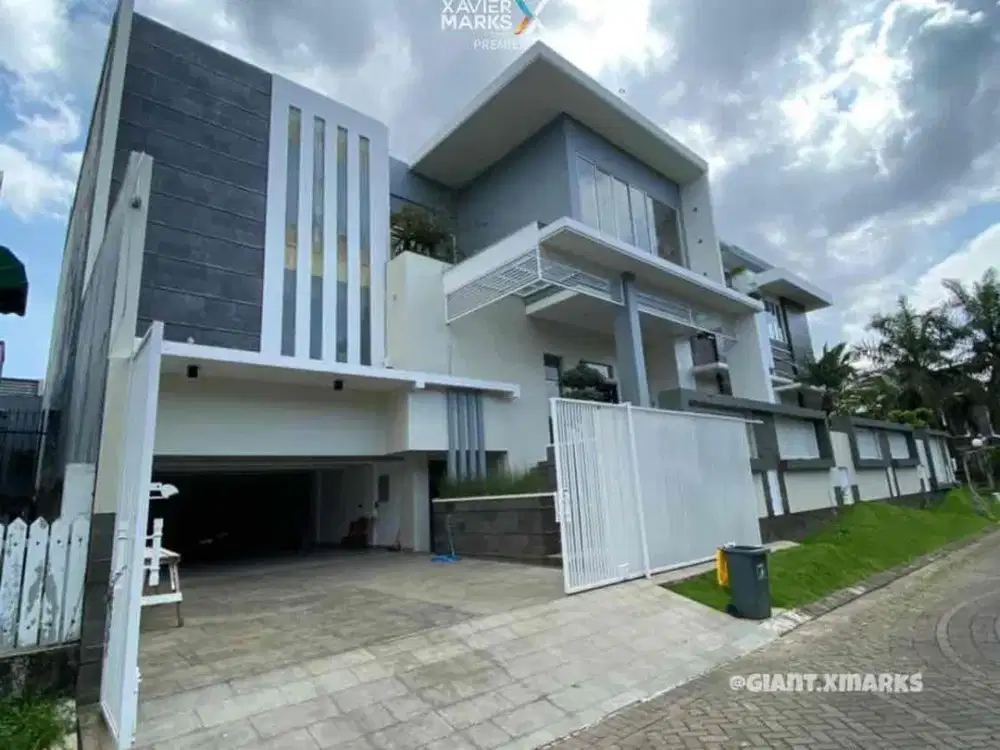 Rumah Mewah di Mainroad Permata Jingga Lowokwaru Malang