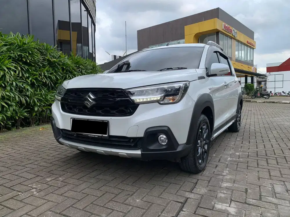 SUZUKI XL7 BETA HYBRID AT 2023 PUTIH, KM 10RB