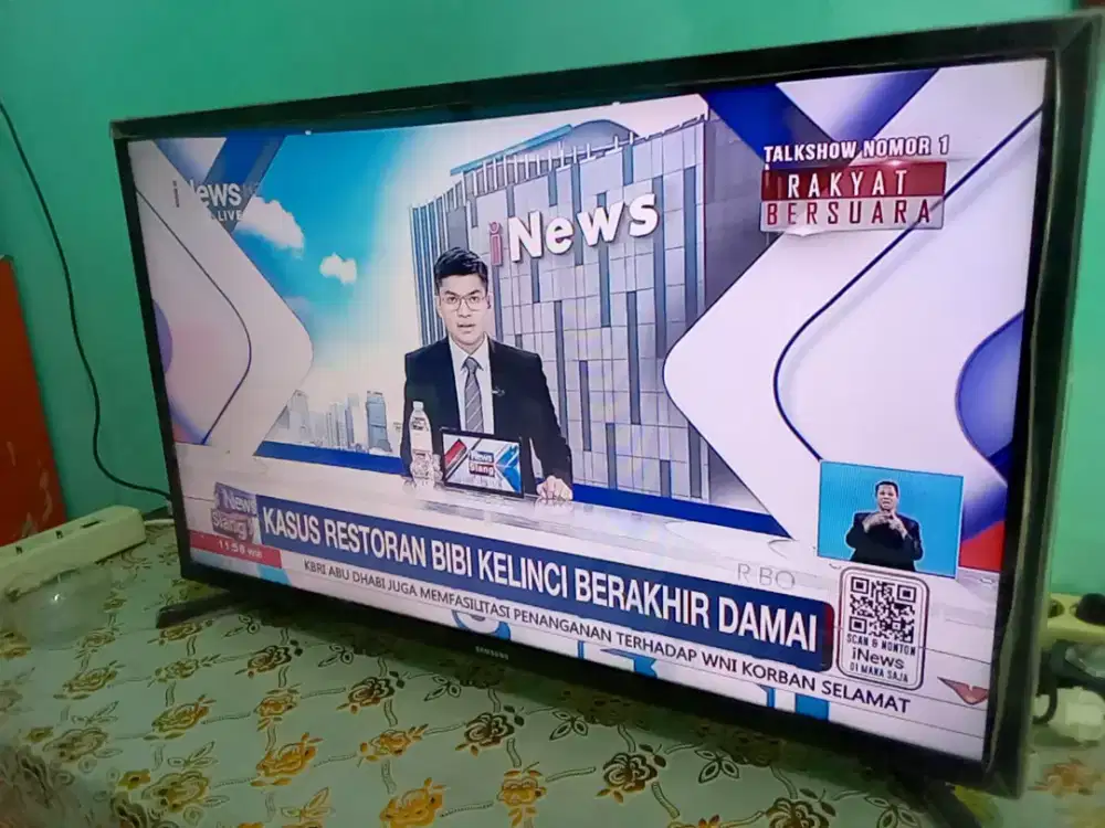 Jual tv smart TV merek Samsung 32 inch bagus normal