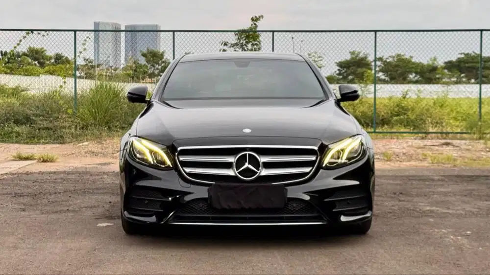 Mercedes-Benz E300 2.0 AMG Line 2017 SERVICE RECORD