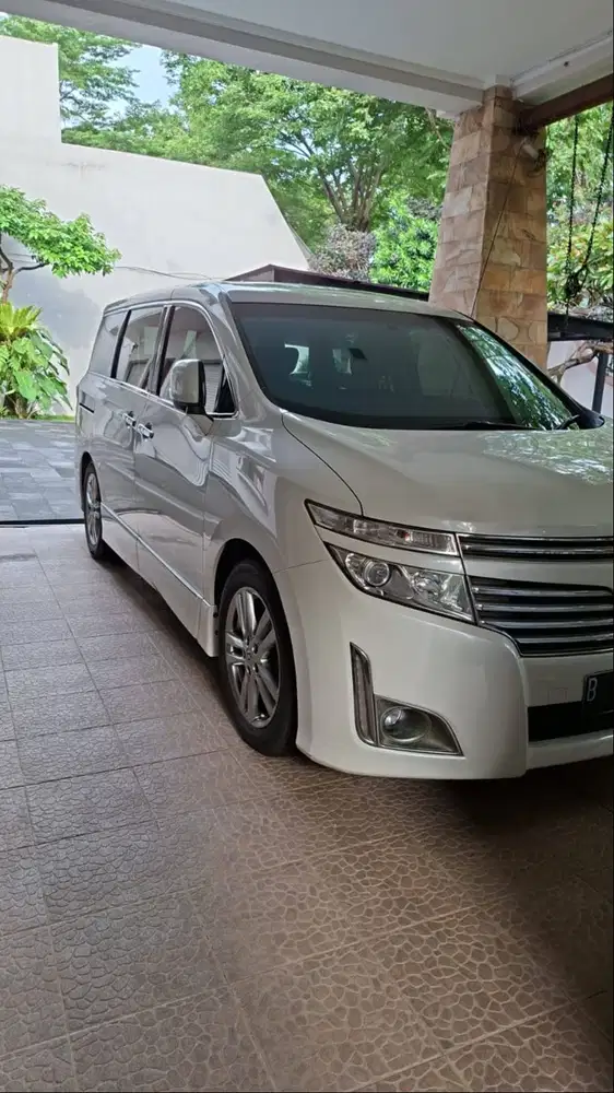 NISSAN ELLGRAND TAHUN 2012