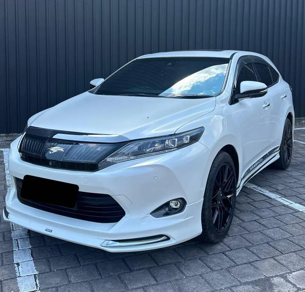 Cash - Toyota Harrier New Model Asli Bali