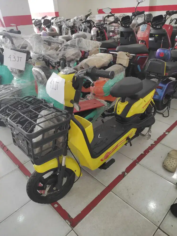 SHOWROOM SEPEDA DAN MOTOR LISTRIK SEPEDA LISTRIK OTOBOT T203
