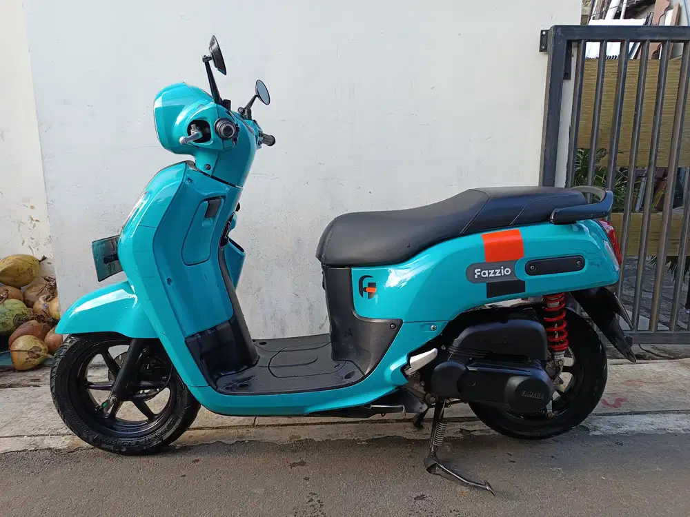 Yamaha fazzio hybrid 2022 lengkap bagus