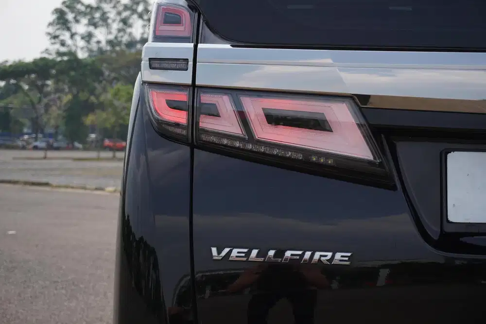 Toyota Vellfire 2.5 G
Facelift CBU ATPM 2019