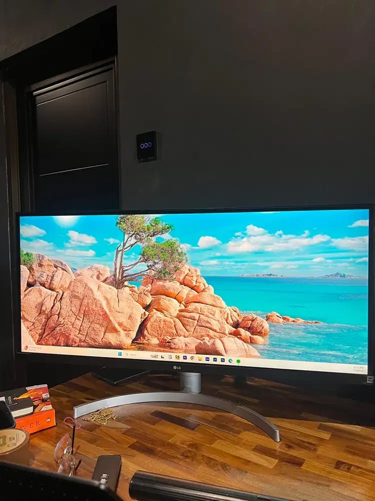 LG 34 Ultrawide Monitor WK650, Lebar, Tajam, Cocok Design/Gaming