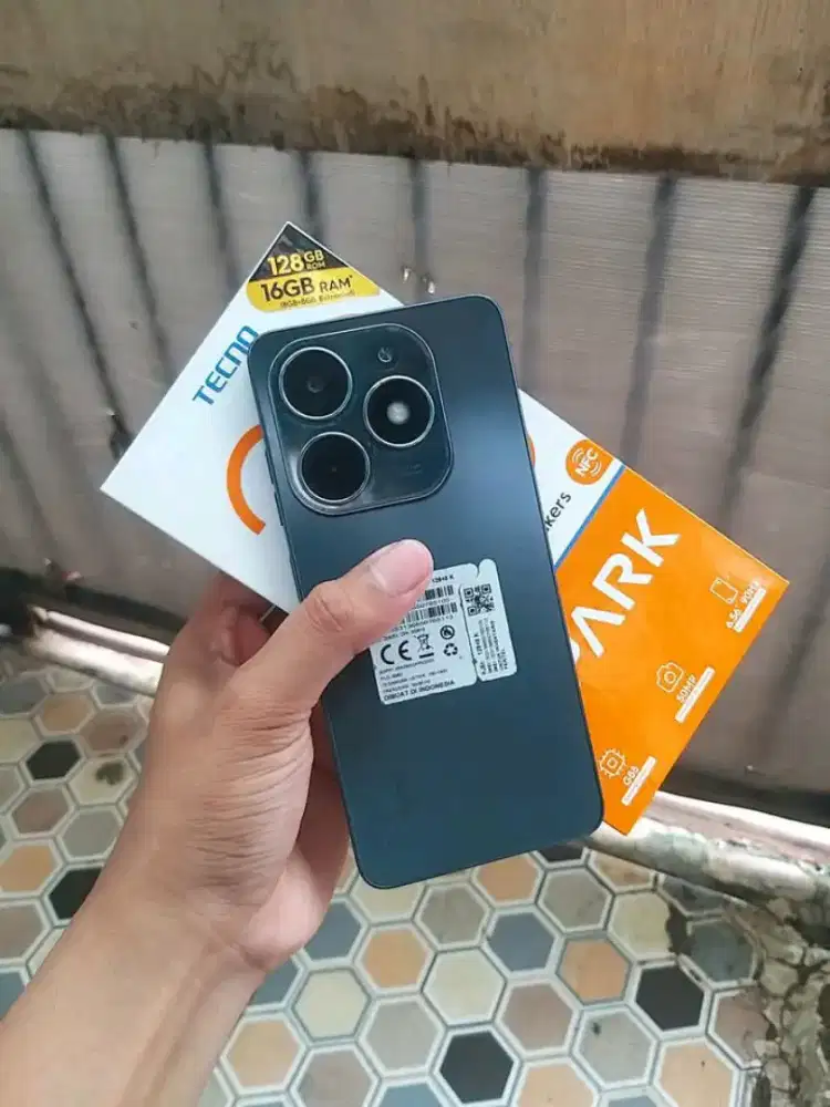 Tecno spark 20 8/128 fulset