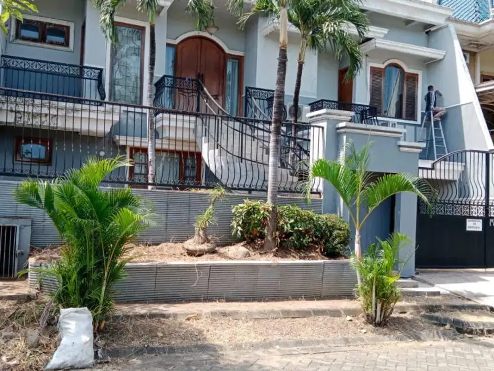 Rumah Bukit Darmo Golf BDG Strategis, Lokasi Favorit Garasi 3 mobil, Carport