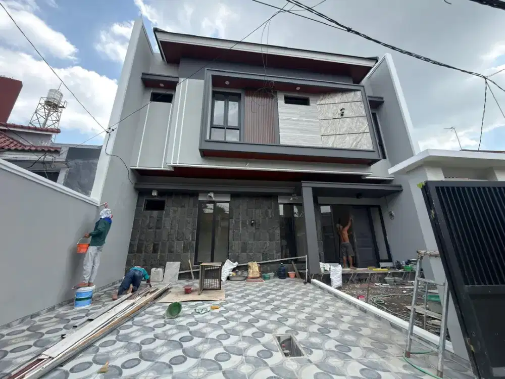 Dijual Rumah di Manyar 2 lantai lebar 10 meter Baru Gress