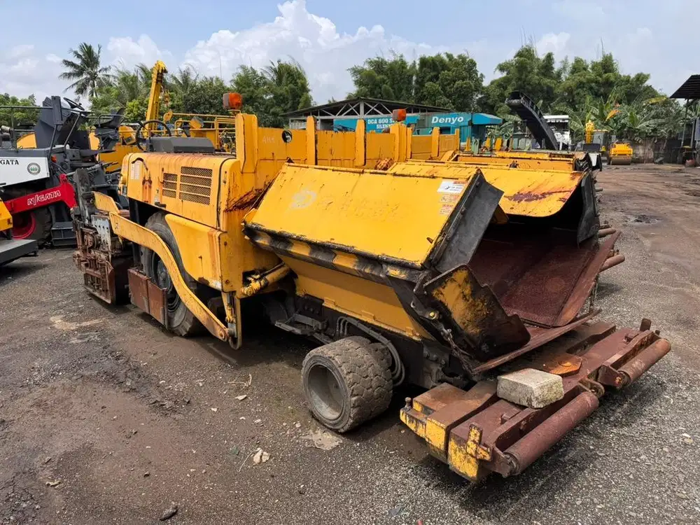 Asphalt Finisher Sumitomo HB45W-7 Alat Berat