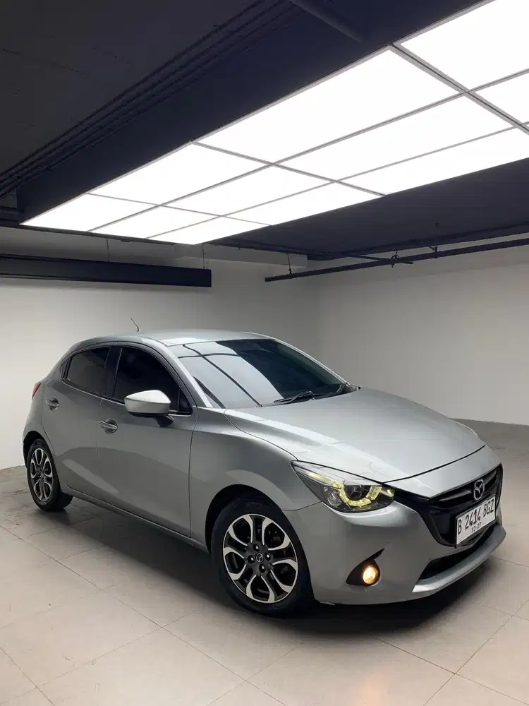 Ready! Mazda 2 Gt sky activ 2015 Matic desain sporty,irit,&Bertenaga
