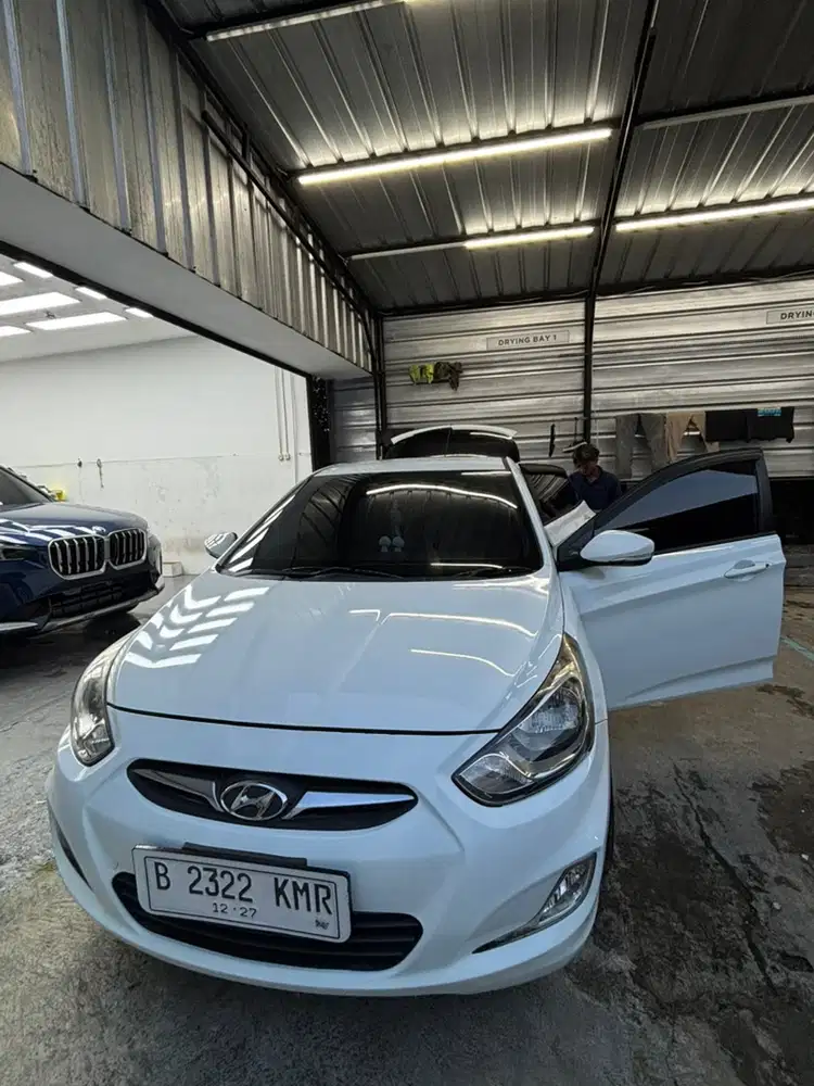 Hyundai Grand Avega Putih 2012 Bensin AT