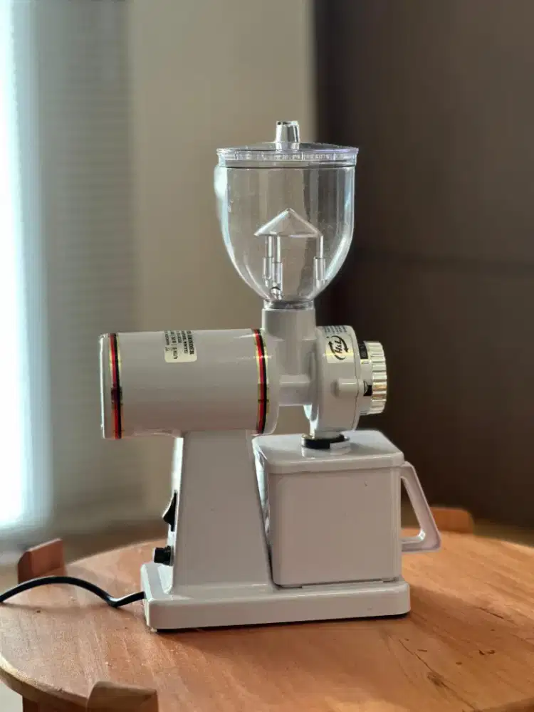 Grinder Kopi Istimewa Model 600N - H&L Warna Putih