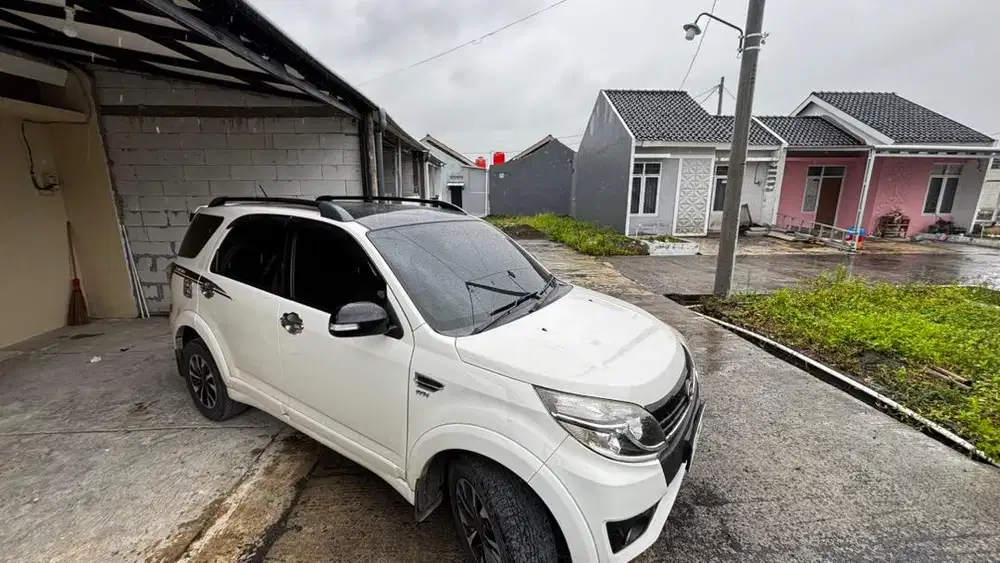 Terios R Custom 2017 White ISTIMEWA