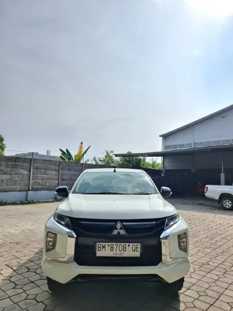 Triton 2022 GLS manual. Km 74rb