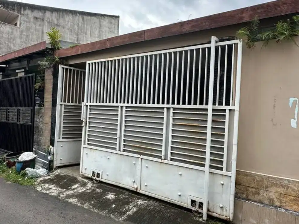 Dijual Rumah Harga Miring Siap Huni di Letjen Sutoyo Malang