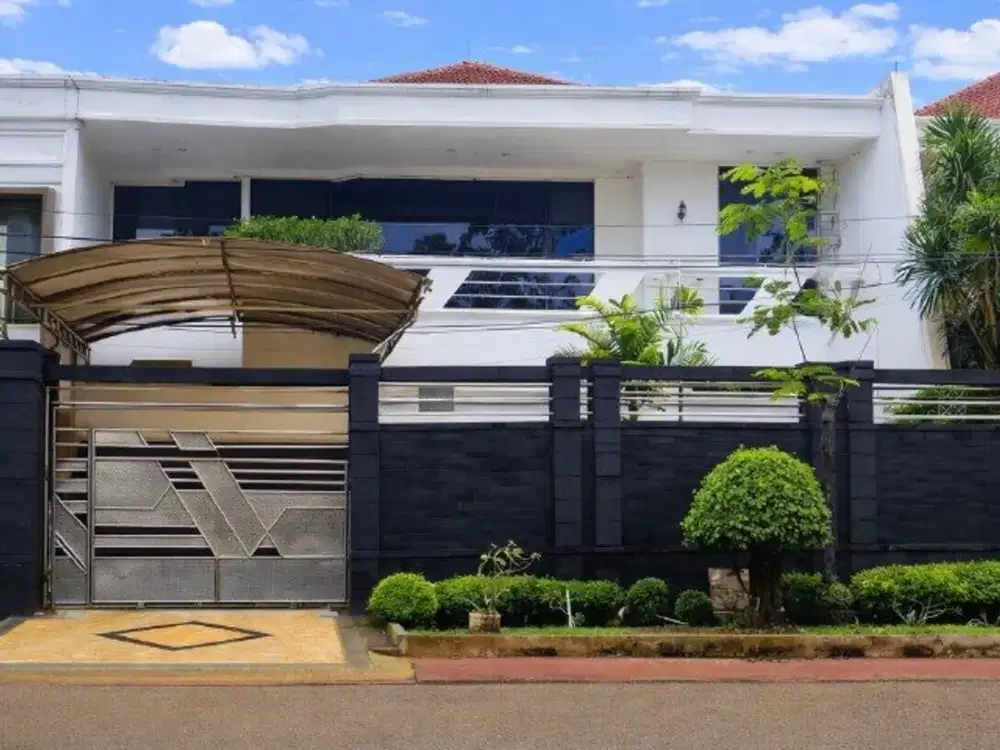 Rumah Dharmahusada Indah Strategis • Siap Huni • Garasi 3 • Carport 2 • Double Way