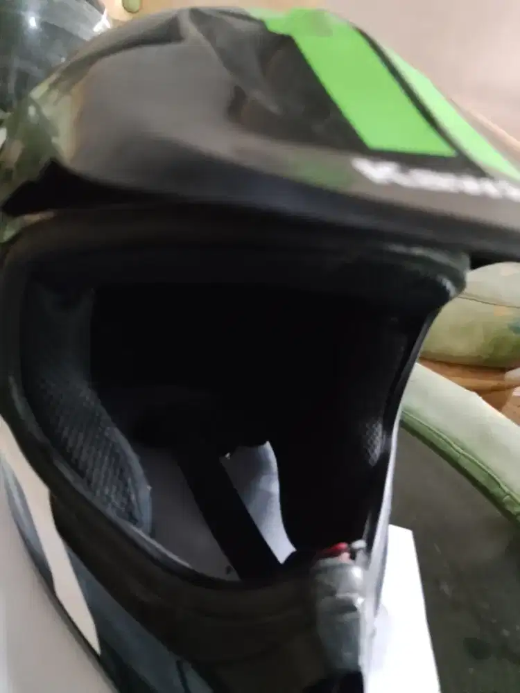 Helm Tril kawasaki hijau putih