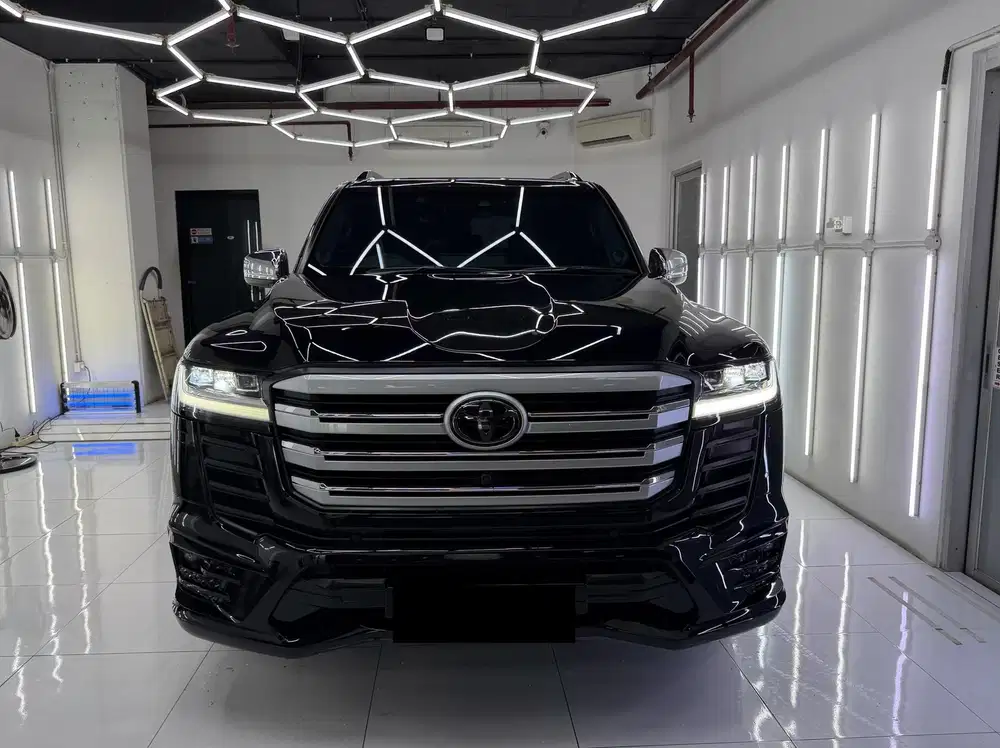 [ LOW KM ] Land Cruiser VXR300 V6 2023/2024 pajak baru