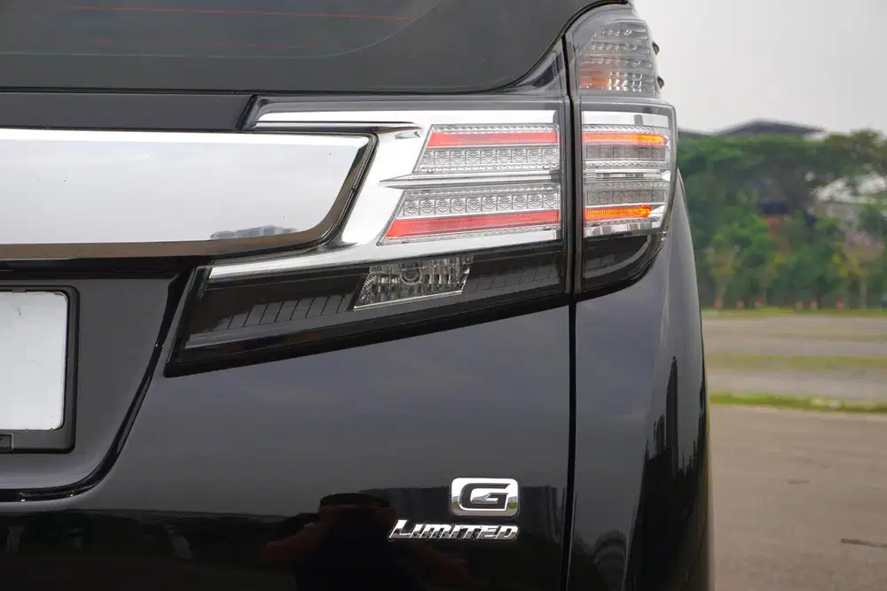 Toyota Vellfire 2.5 
G Limited ATPM 2017