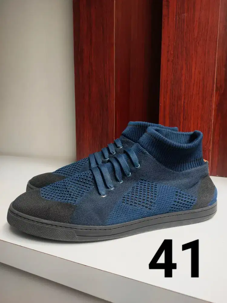 Sepatu Fendong slip on kaos kaki BB UK 43 insol 270