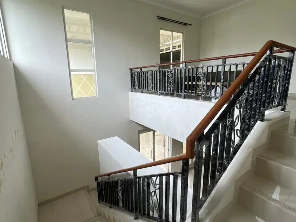 Rumah Hoek Semi Furnish Dekat Kawasan Kuliner dan Pendidikan di  Cluster Goldfinch Gading Serpong