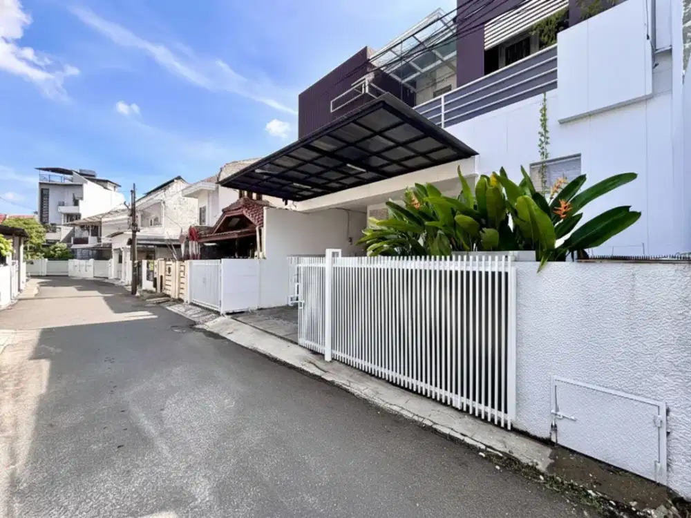 RUMAH MEWAH 2 LANTAI, SELANGKAH KE ECO PARK TEBET !