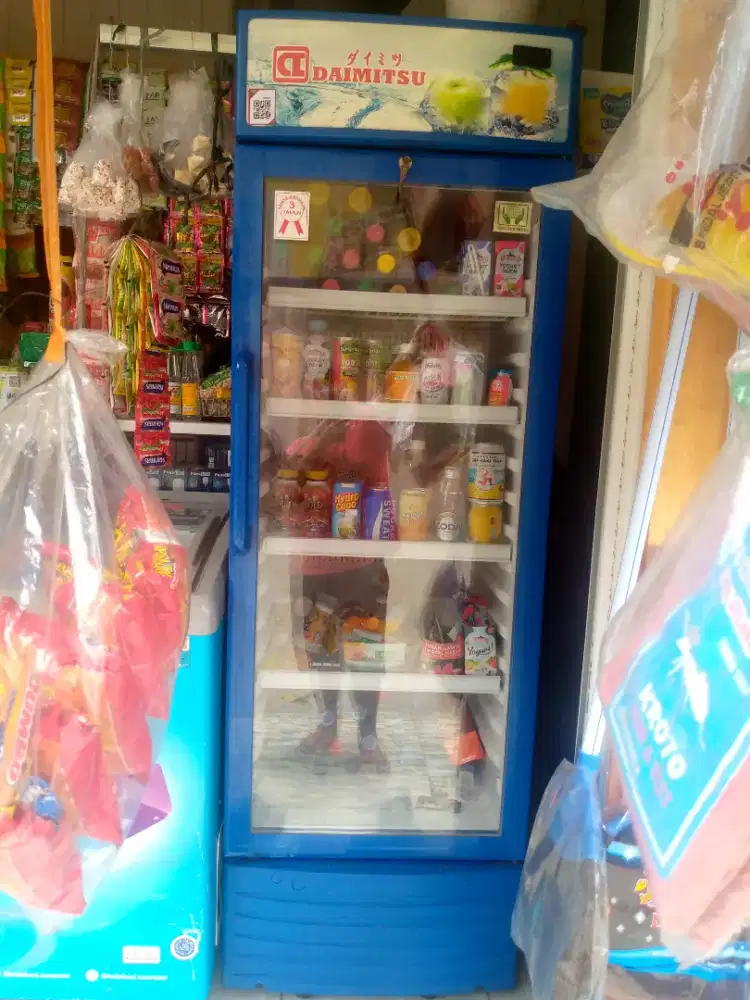 jual aja showcase daimitsu masih mulus