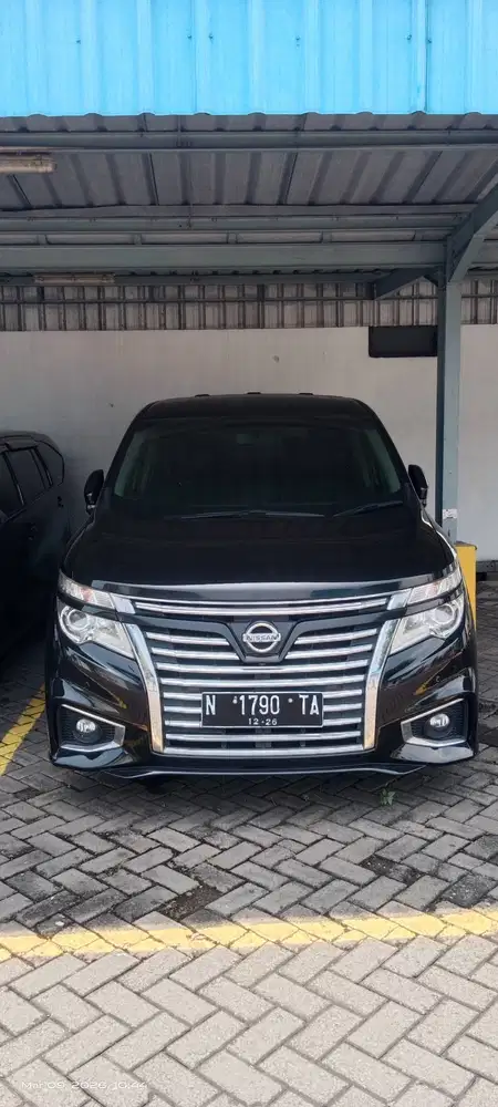 Nissan Elgrand 2.5 Highway Star 2016