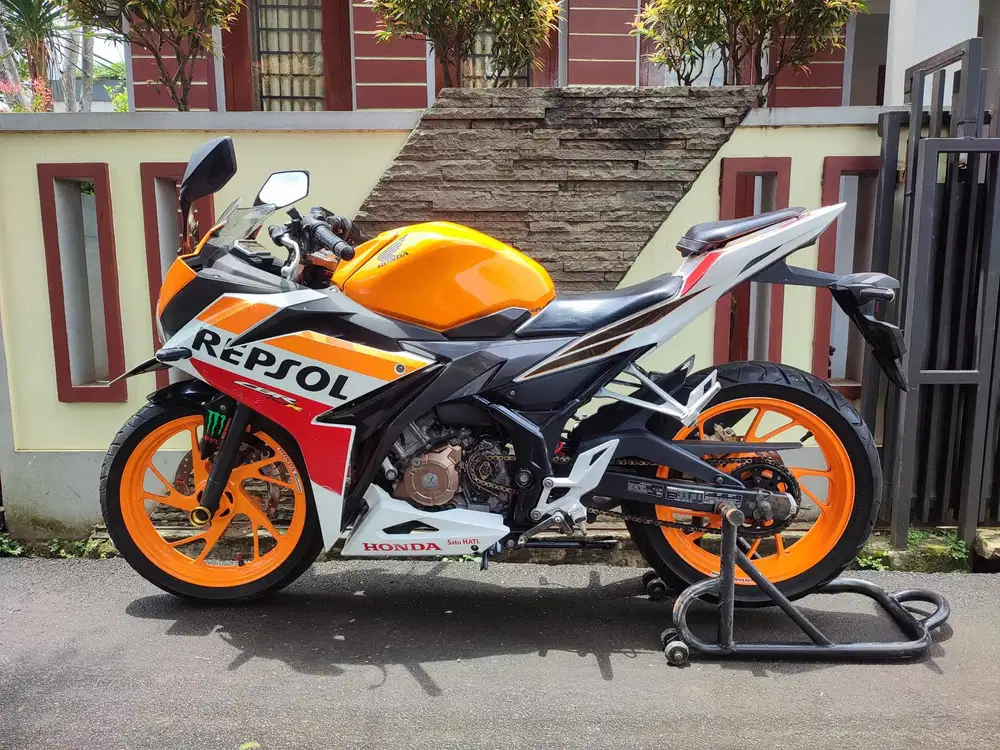 JUAL CEPAT CBR FACELIFT REPSOL TAHUN 2017