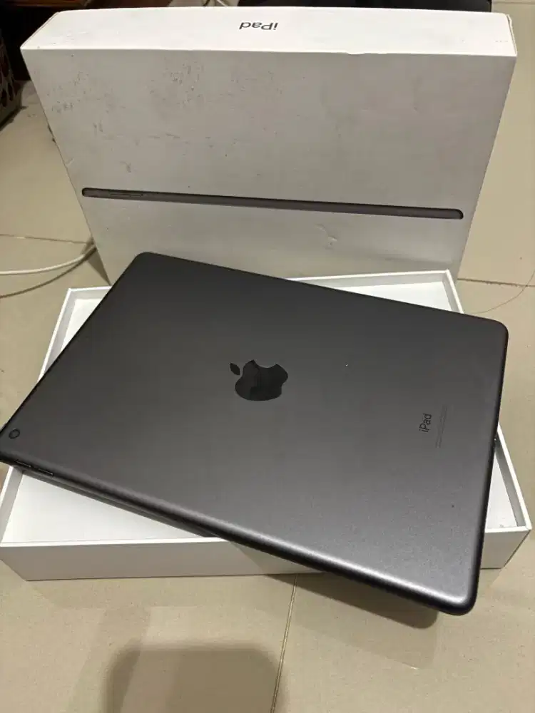 IPad gen 8 128GB inter fullset