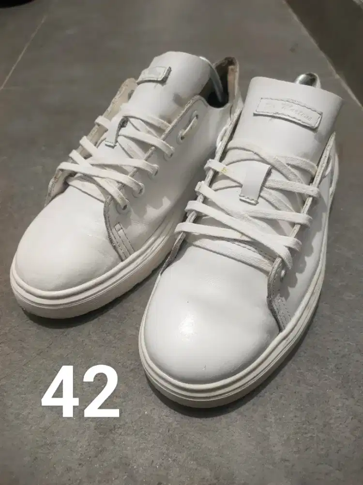 Docmart Dante uk42 fullwhite