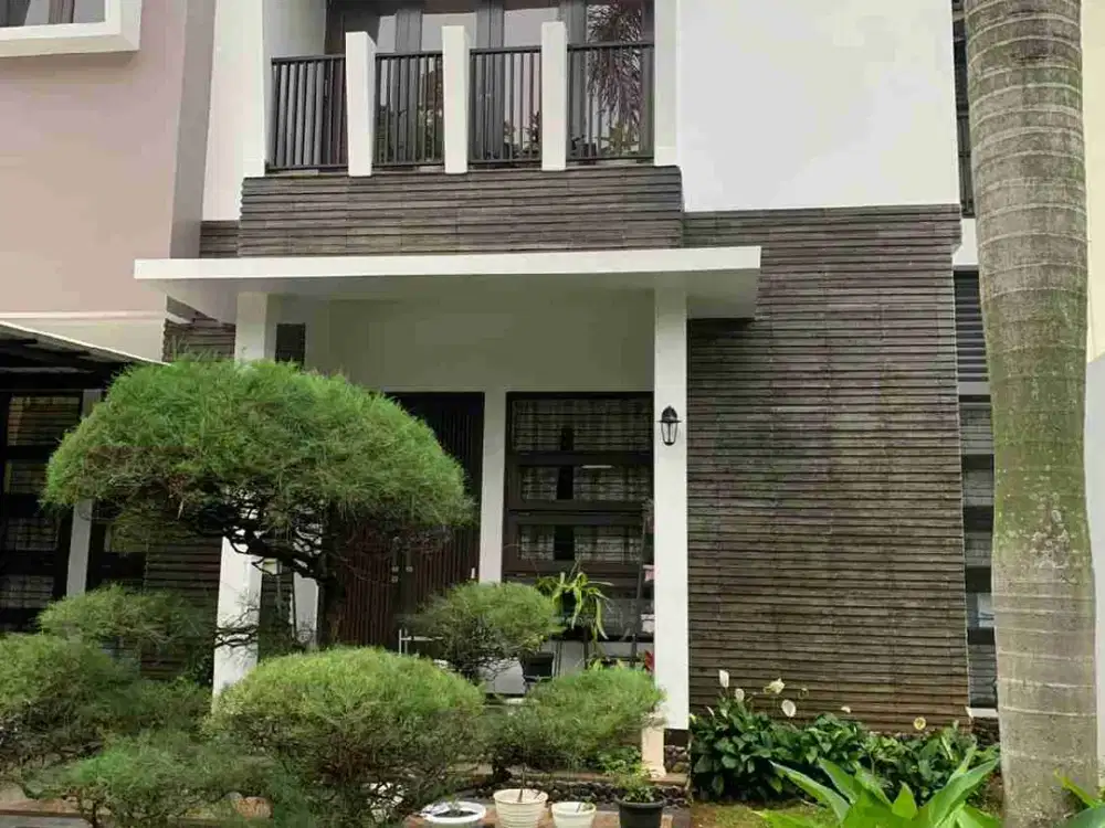 Dijual Rumah 2 Lantai 4+1 Kamar Tidur di  Taman Puri Bintaro