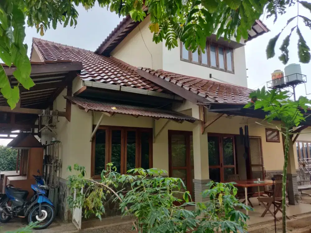 TURUN HARGA ! Rumah Luas posisi hook di Cijantung Pasar Rebo Jakarta Timur Jual murah apa adanya BU