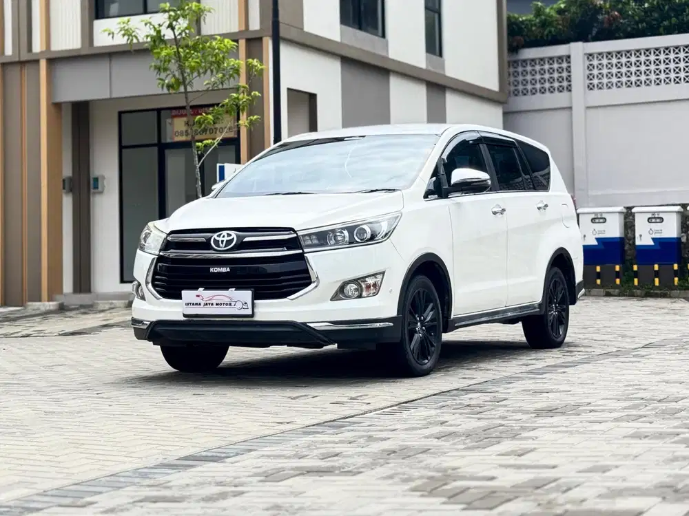 Toyota Kijang innova venturer 2.4 at 2019