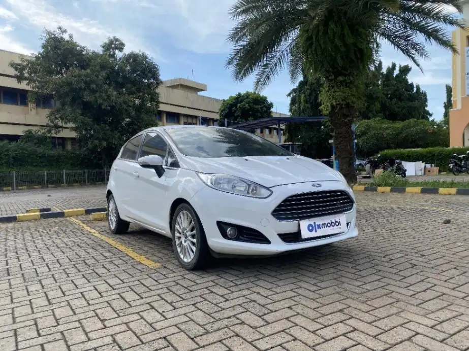 TDP 4,JT, Ford Fiesta 1.5 S Bensin-AT Putih 2014