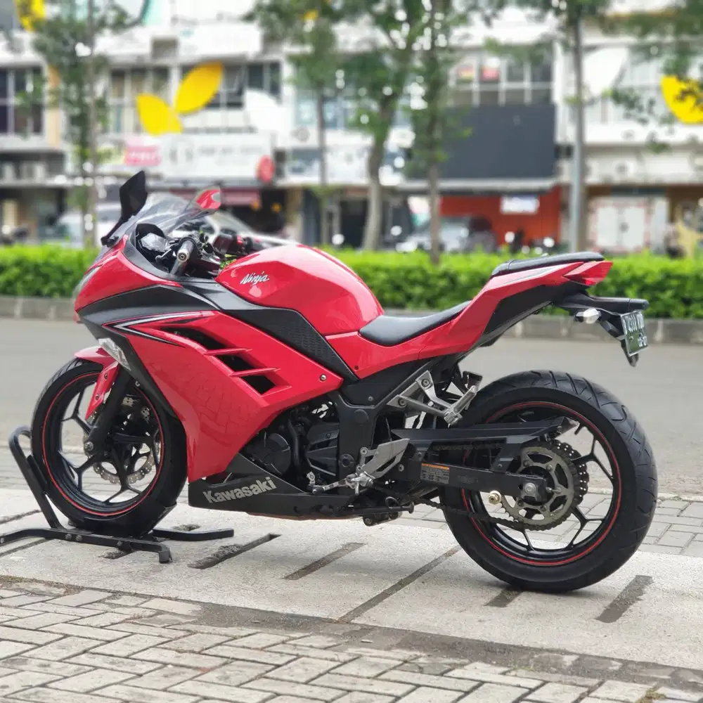KAWASAKI NINJA 250 FI OLD MERAH 2016 KM RENDAH SIAP NGEBUT