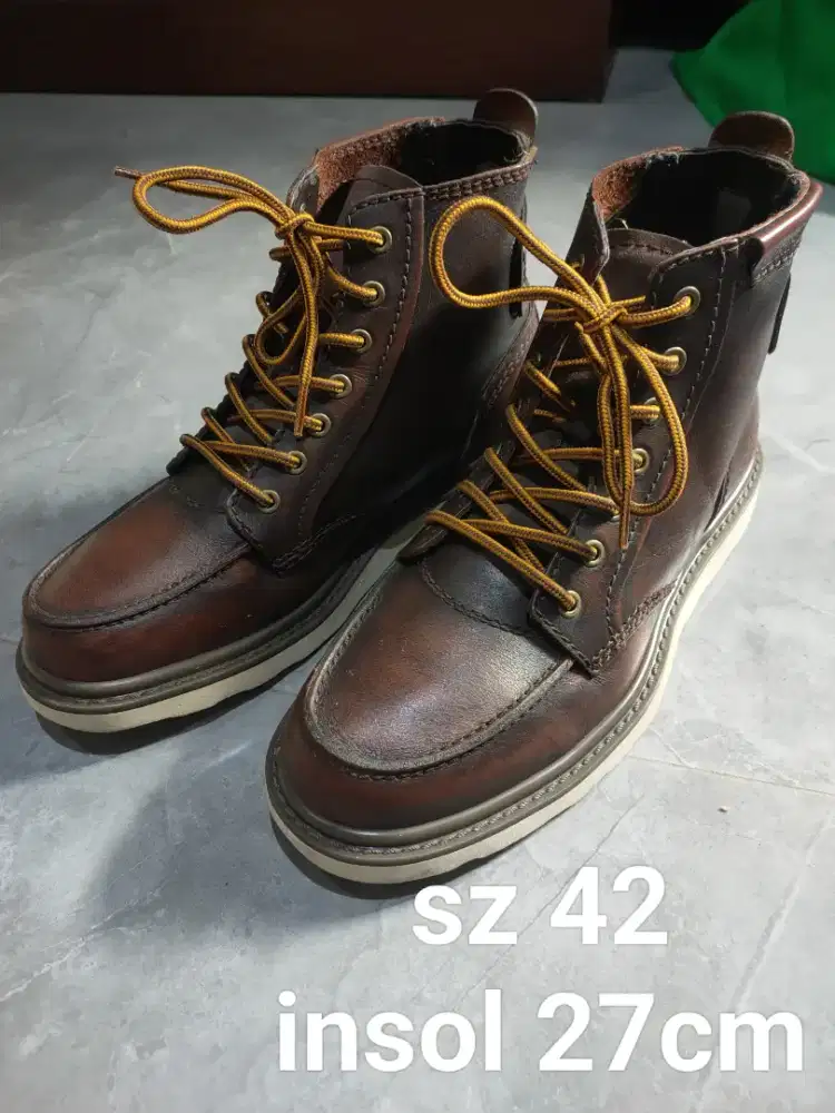 Sepatu Cat Mocto 42