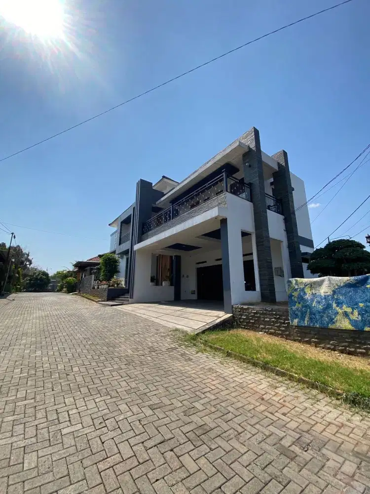 Rumah Mewah dekat kampus unika bsb mijen